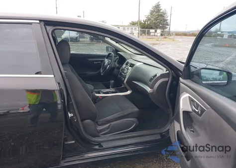 2015 Nissan Altima 2.5 S z USA, uszkodzony, nr VIN 1N4AL3AP6FC203433